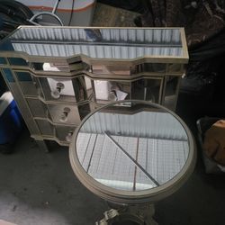 Meridian Furniture 3 Piece Dresser End Table Set