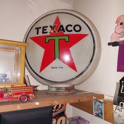 Gas station pump Globe Texaco