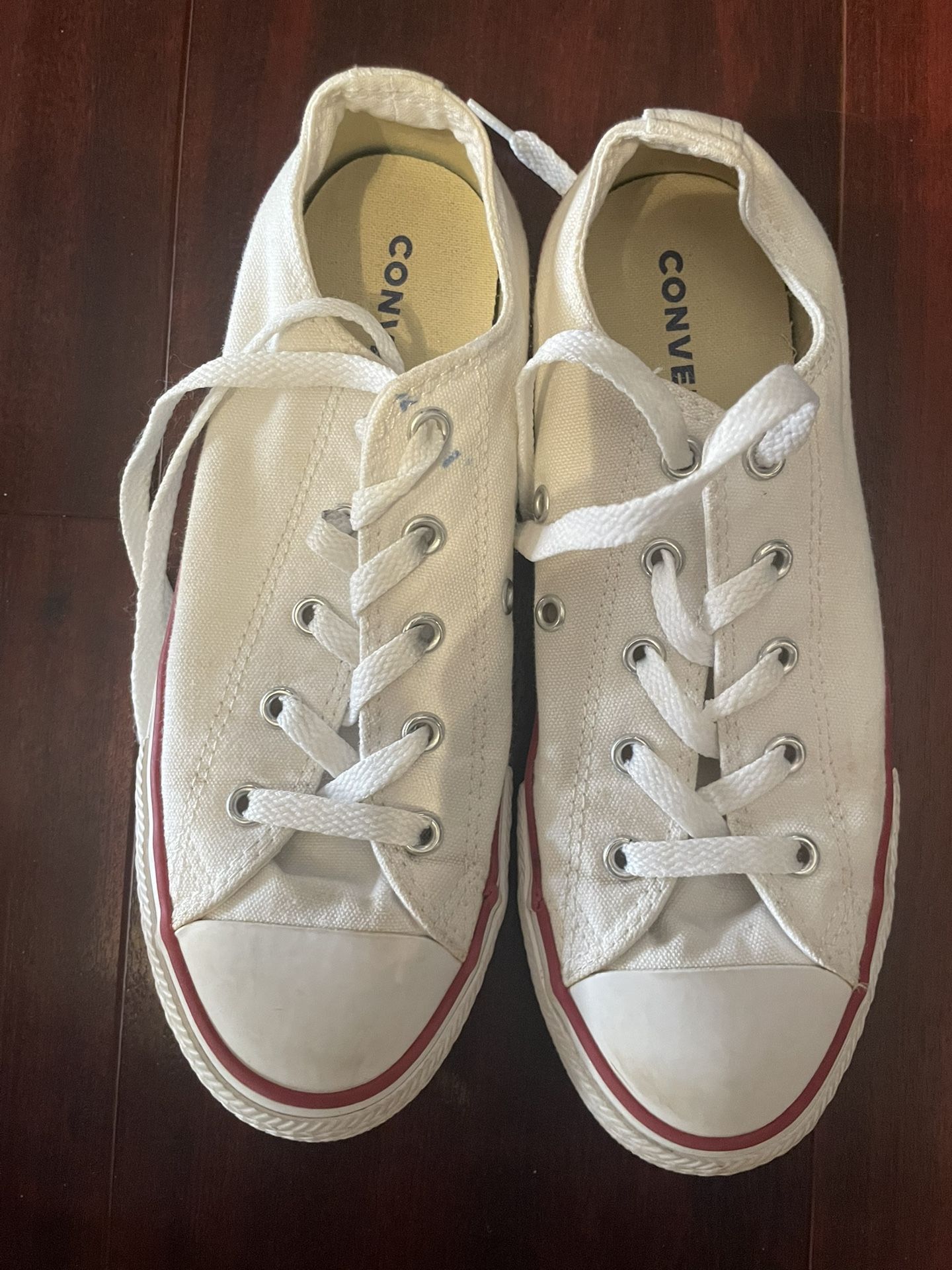 Girls Converse All Stars Sz. 3