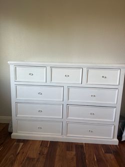 Beautiful White Shabby Chic Dresser