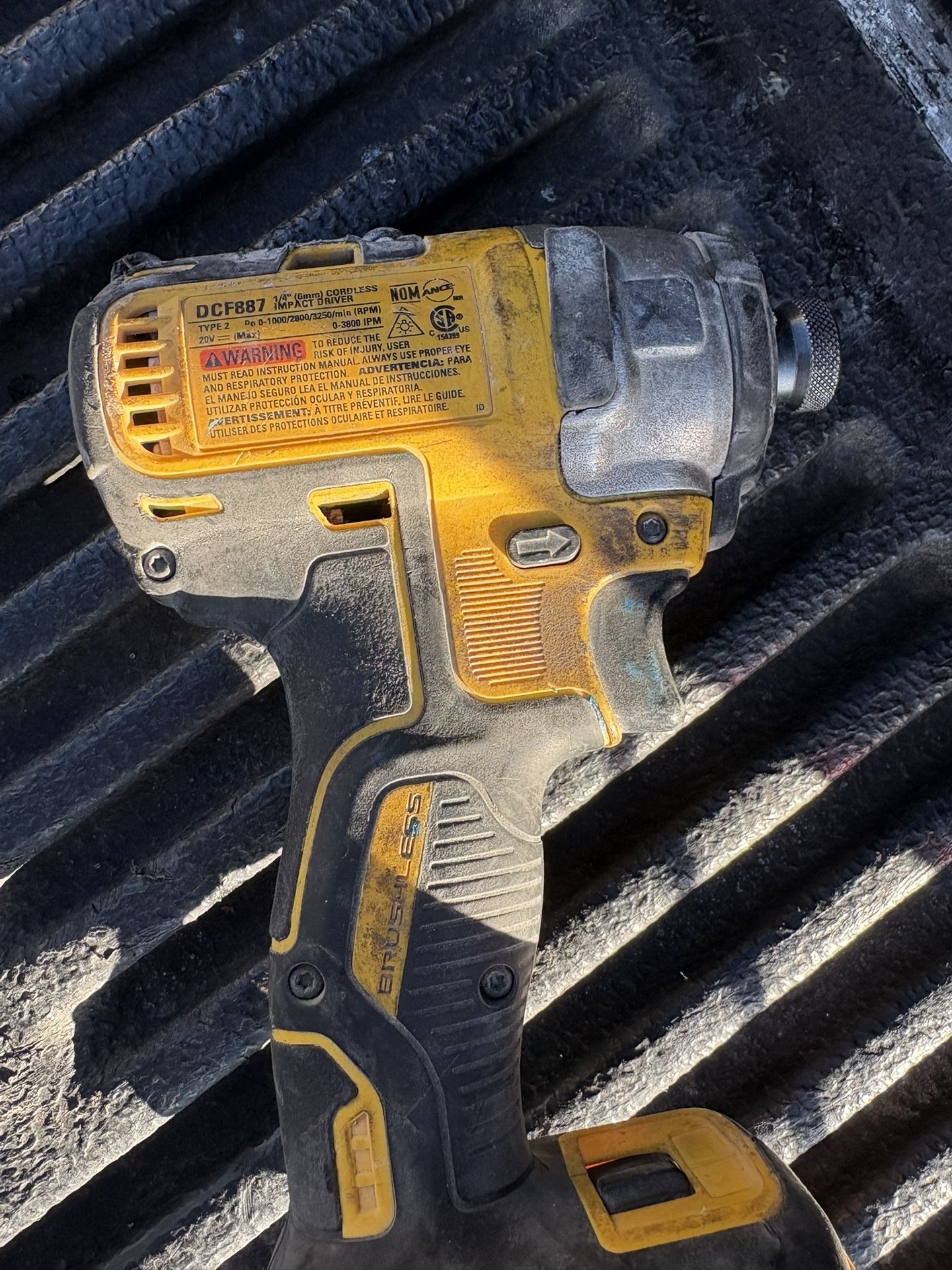 DeWalt 20V Brushless Impact Driver – DCF887
