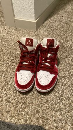 Jordan 1 Mid SE