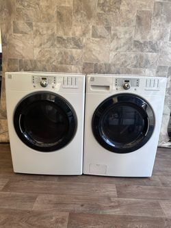 Kenmore set gas Laundry