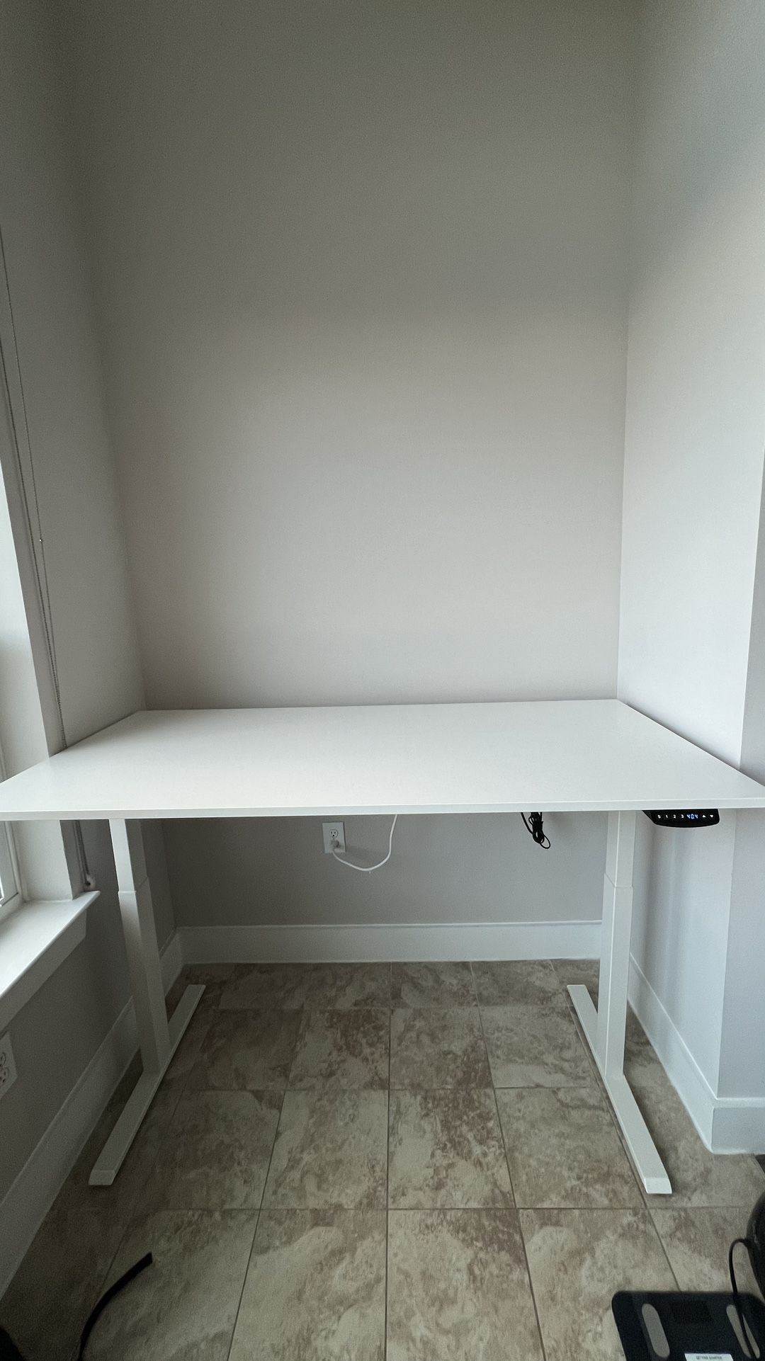 Standing Desk W. 3 Memory