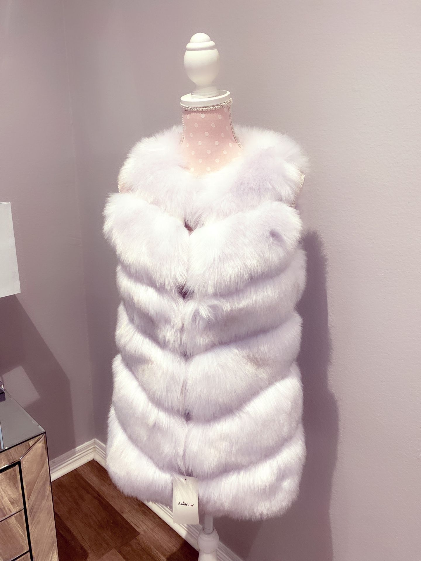 White Fur Vest Gilet Luxury Fashion Stylish Winter Trend Christmas Gift Brand New High Quality
