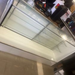 Glass Viewing Case