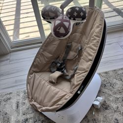 4moms MamaRoo Multi-Motion Baby Swing Like New