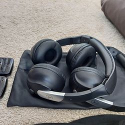 Mercedes Benz Factory Wireless Headphones and Remote