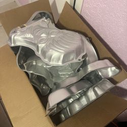 Vintage Wilton Cake Pans Huge Lot of 20 Aluminum Batman Rugrats Tigger Pooh And More!
