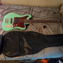 4 String Bass Guita Gently Used