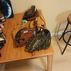 Baseball and softball Gloves 