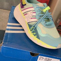 Adidas Women’s Size 9-New