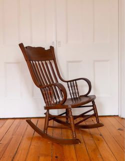 Victorian Rocking Chair (Authentic late 19th century) in pristine condition