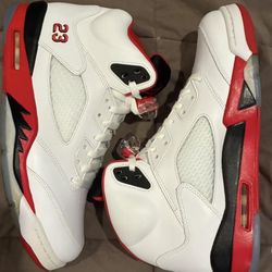 Size 7 Jordan Black Tounge 5