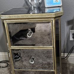 Gold mirrored 2-drawer nightstands (set of 2)
