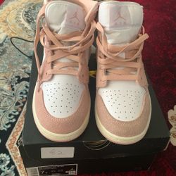 Air Jordan 1 Mid SE GS 