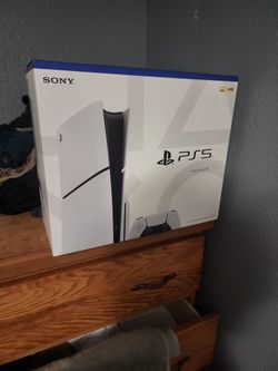 PS5 And 42" TCL TV