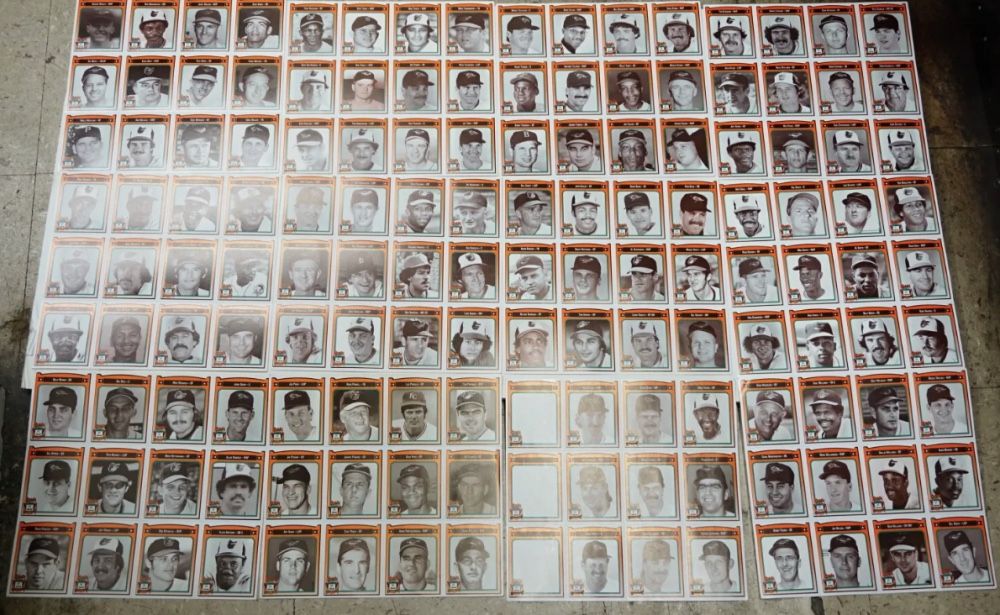 Orioles 1(contact info removed) Baseball Cards by Coca-Cola CROWN UNCUT COLLECTIBLE GOOD CONDITION.