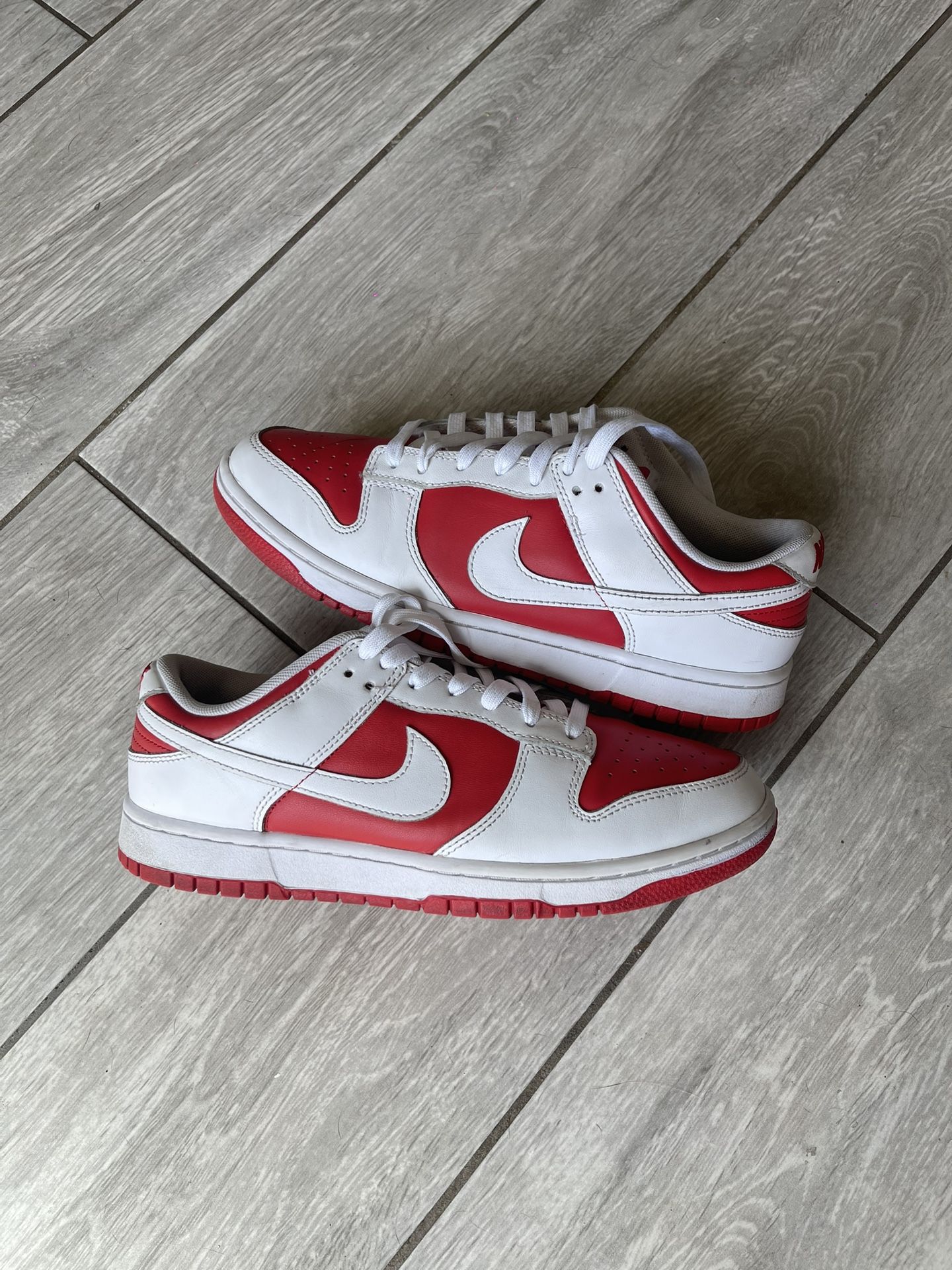Nike Dunk Low Championship Red Size 9.5