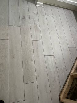 40 + sq ft porcelain tile new in box