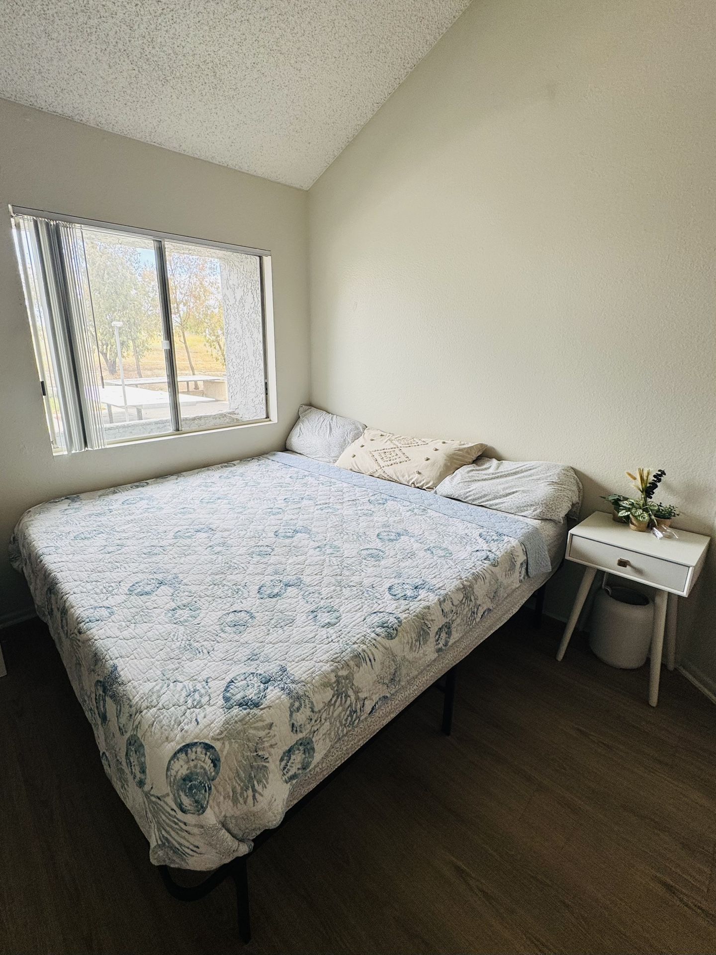 King Bed Mattress And Frame