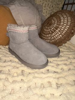 Uggs size 6