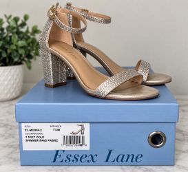 Essex Lane Rhinestone Block Heel Sandals ā Soft Gold ā Size 7.5