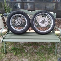Motorcycles Tires And Rims  ,130/90 - 15  Metzep _ Perfect Me 77 Rear ,front Is Metzeler 90/90 - 18 M/C 5 I H 