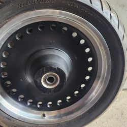 Genuine OEM Harley Davidson 08-17 SOFTAIL FATBOY BLACK FRONT WHEEL, Tire, Rotor