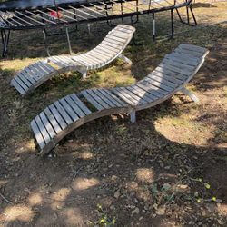 VINTAGE FOLDING LOUNGE CHAIRS