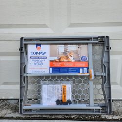 Top Paw Expandable Pet Gate