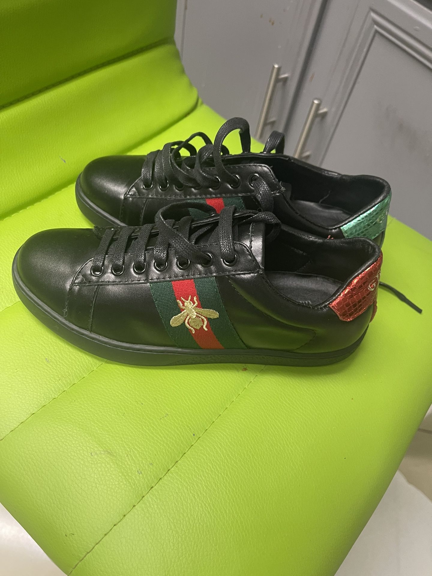 Authentic Gucci Big Kids Shoes Size 3Y
