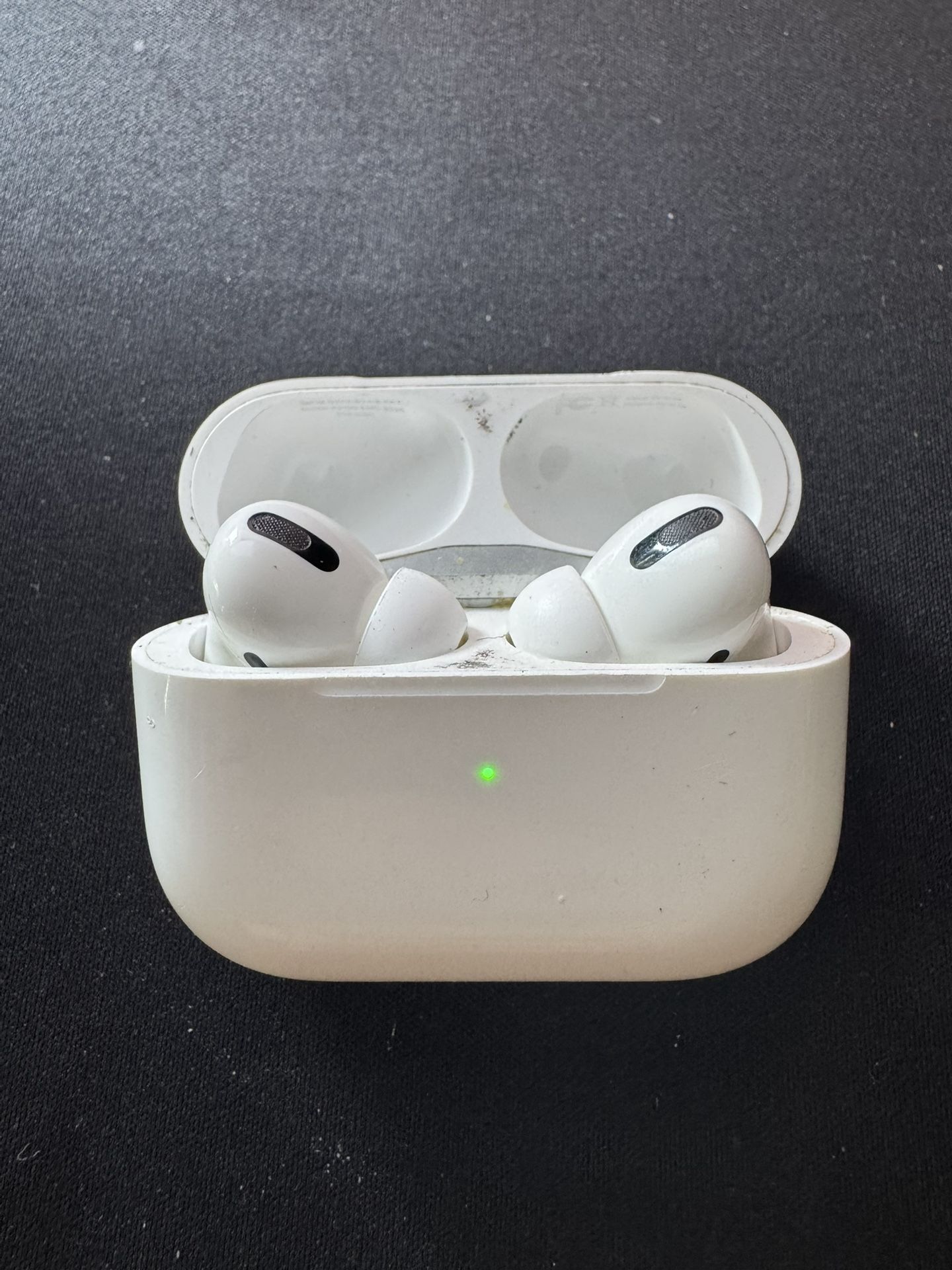 AirPods Pro 2 (right Ear Piece Makes Soft Noise)