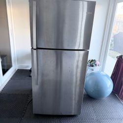 Whirlpool Refrigerator 