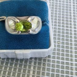 Sterling Silver Green Stone Size 8