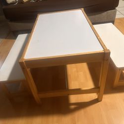 Table Whit Two Bench’s 