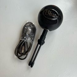 Blue microphone with usb