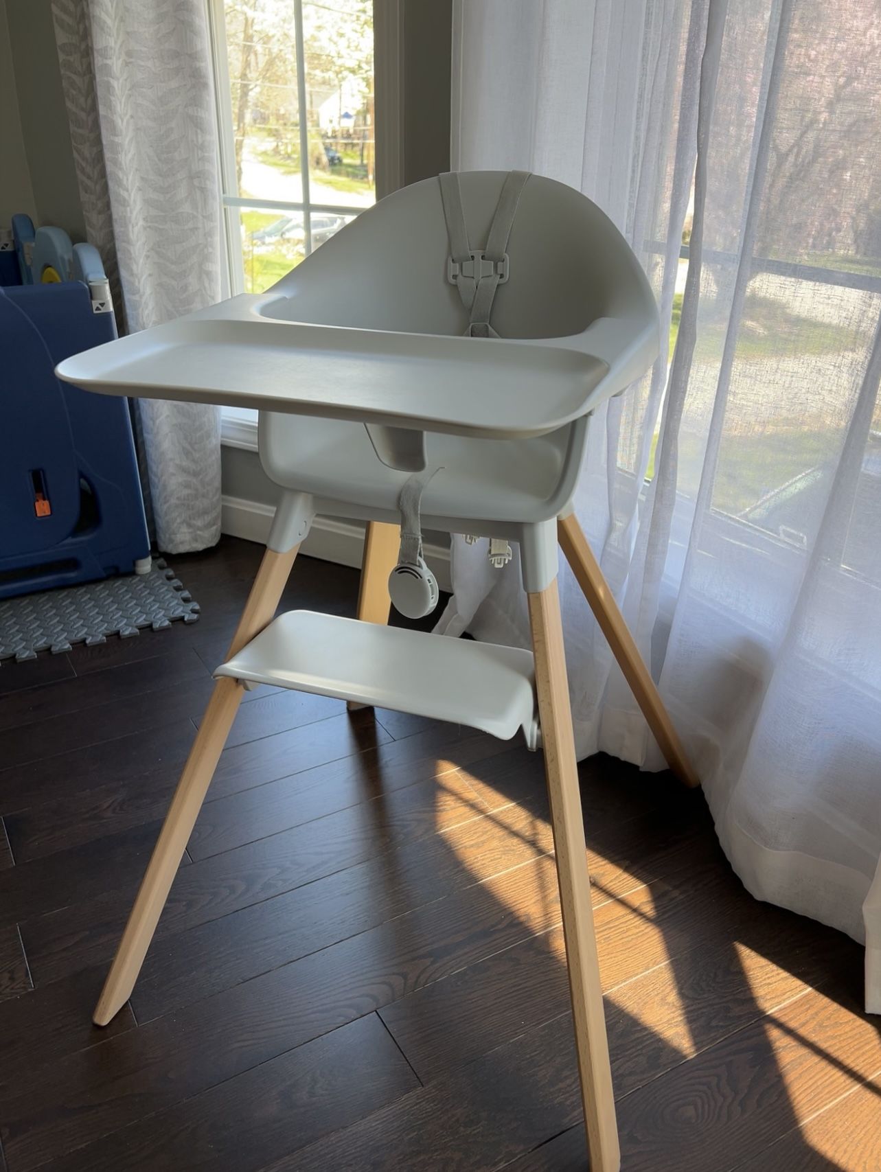 Stokke Clikk High Chair With Cushion attachment- Gray