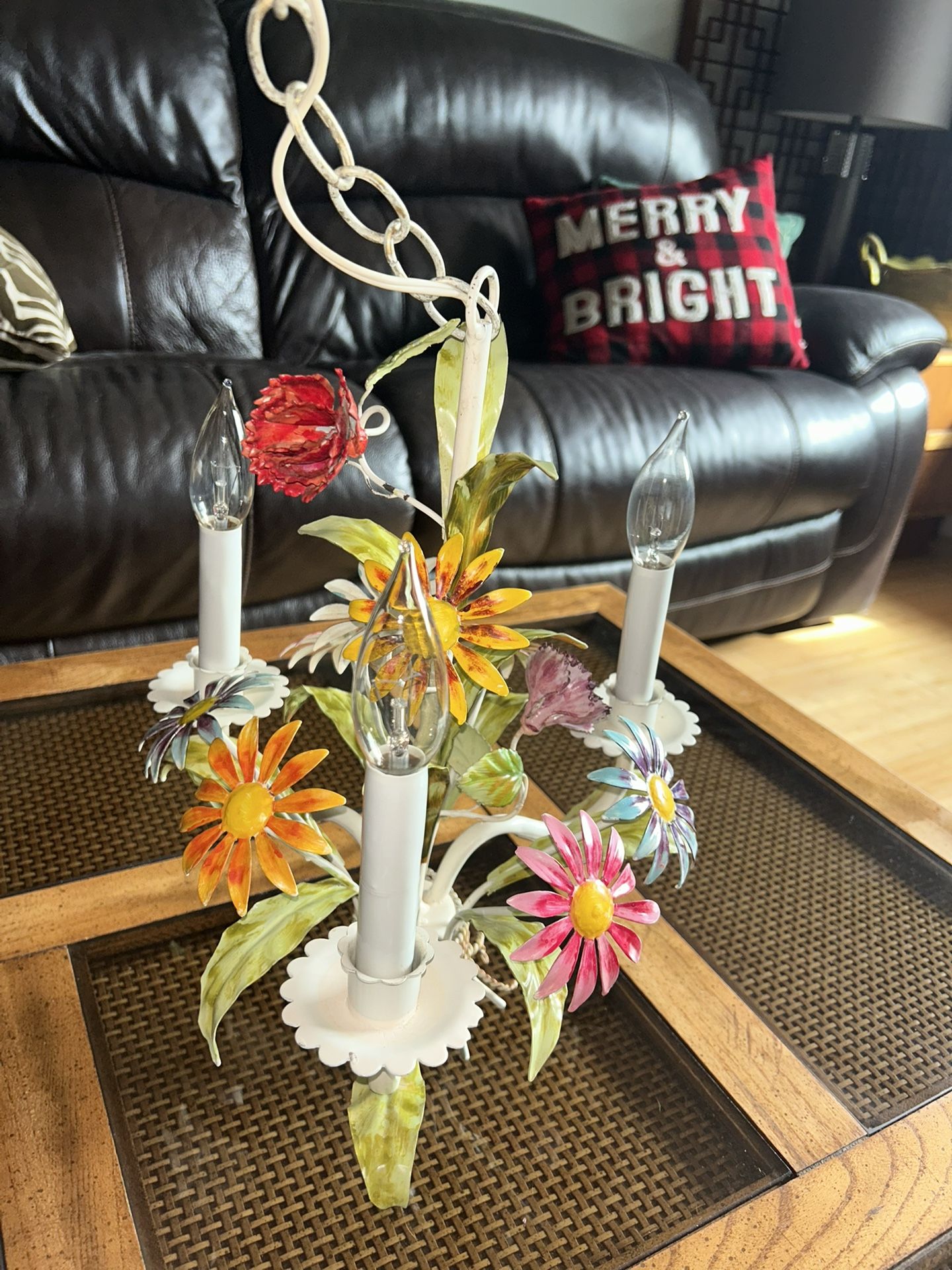 Vintage 1960โs Mid Century Modern Italian Daisy ๐ผ Tole Floral Chandelier