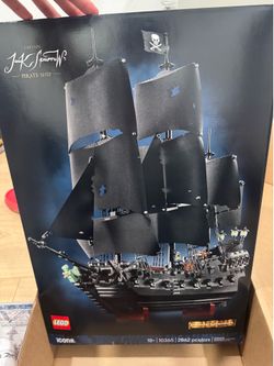 Lego black pearl