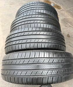 225/60/16  Michelin Selling a set of 4 tires in excellent condition 🫡