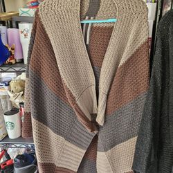 Ladies Sweater Coat. Heavier LG