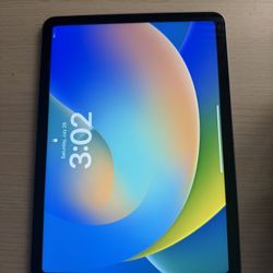 10.9inch iPad Air WiFi 64GB With Keyboard Attachment 