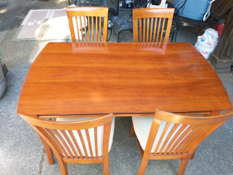 Dining Table With Chairs 