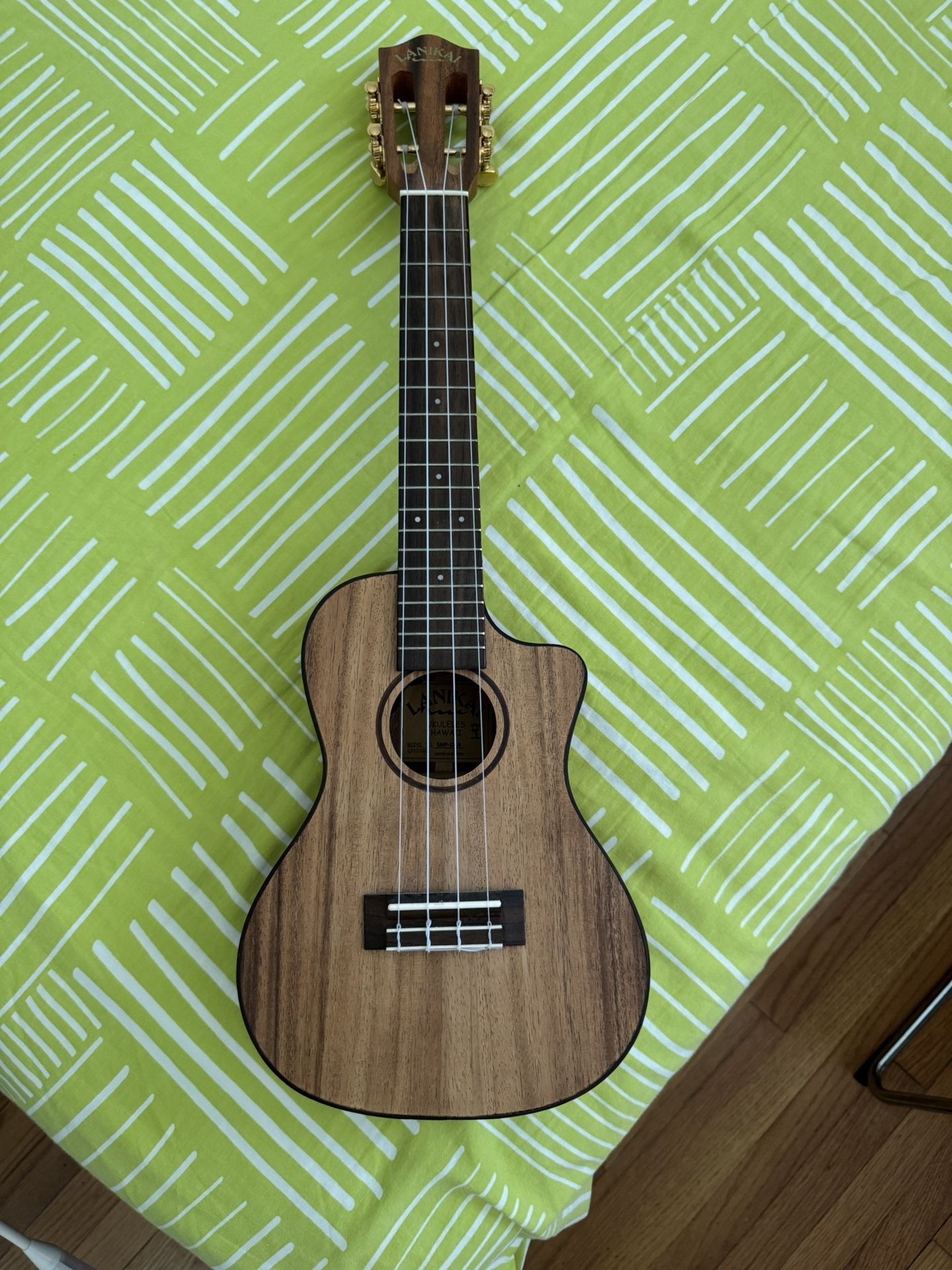 Lanikai SMP-CCA Solid Monkey Pod Concert Cutaway Acoustic-Electric Ukulele Natural