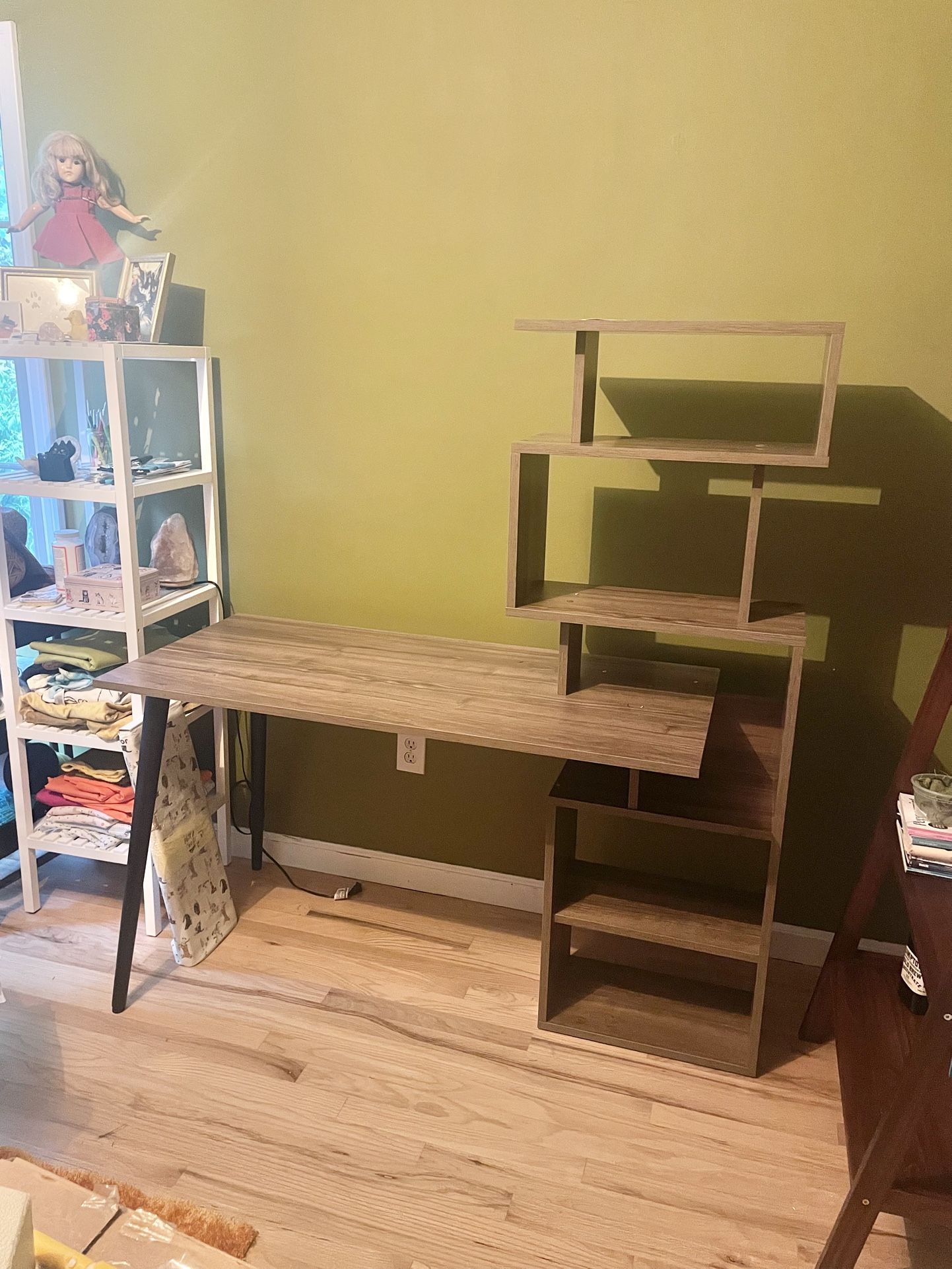 Free desk/bookshelf
