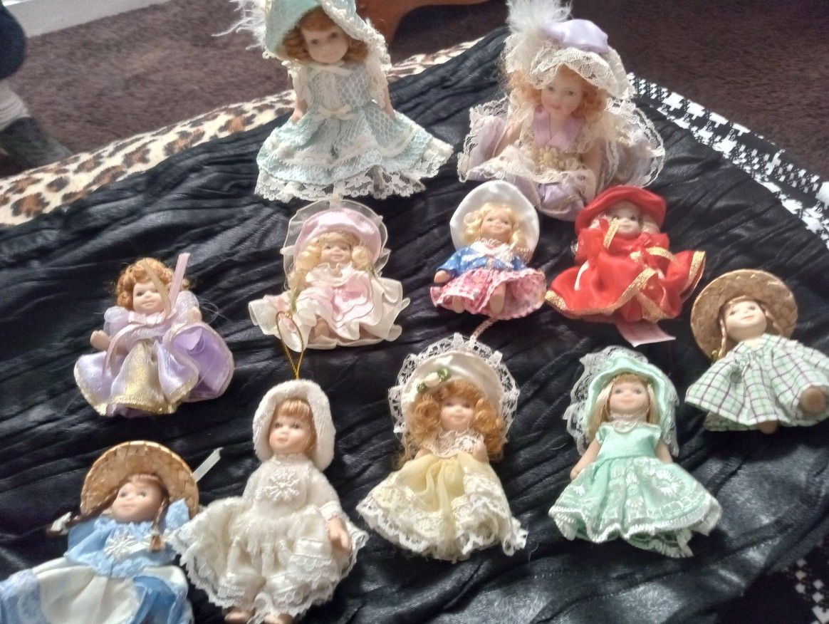 11MINITURE PORCELAIN JOINTED DOLLS CAMEO KIDS