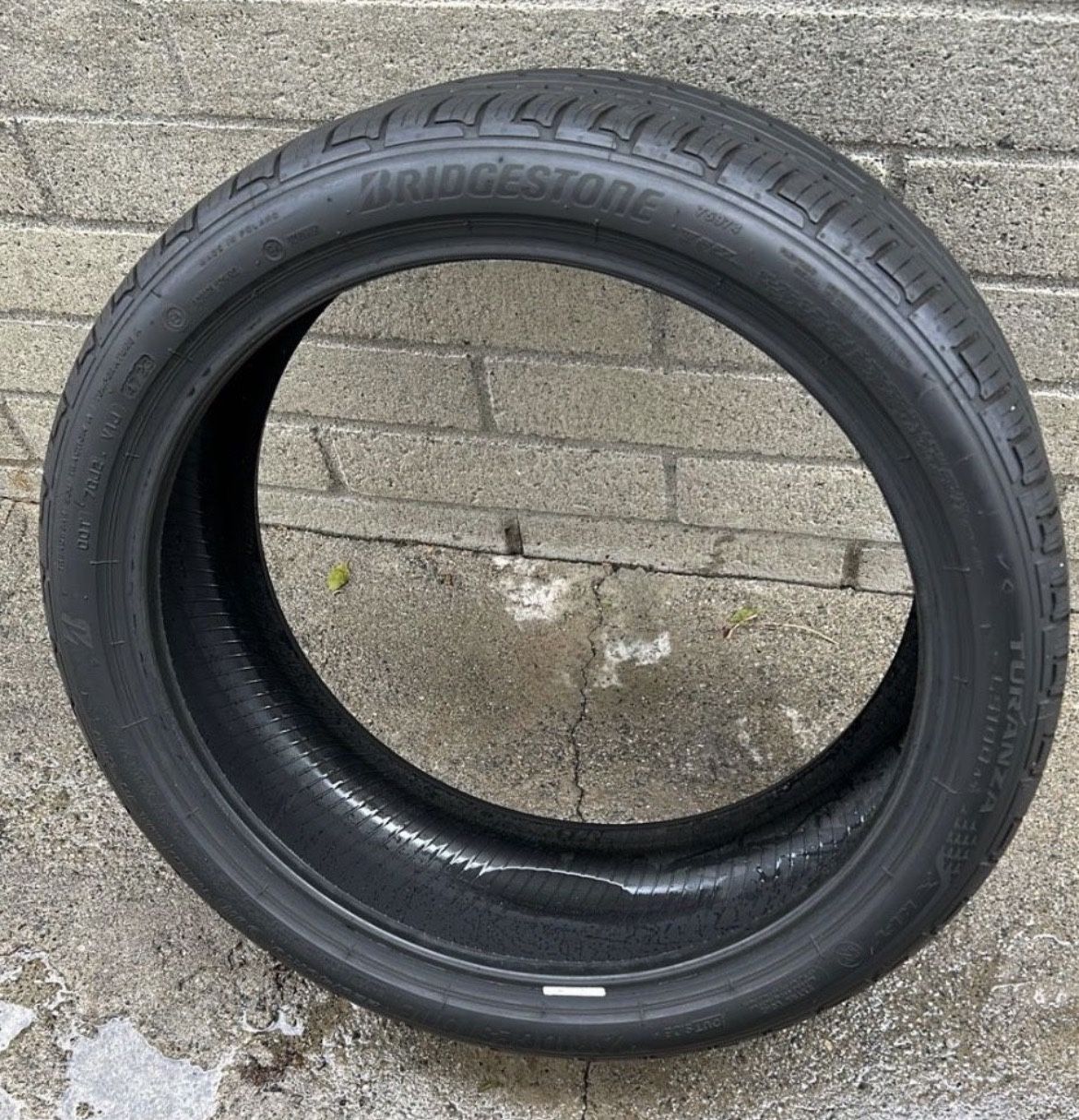 225/40R19 Bridgestone Turanza LS100