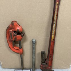 Pipe Cutter And Pipe Wrench 