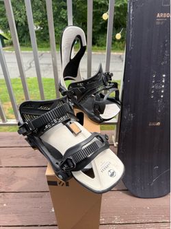 Arbor Cypress Bindings and Arbor Snowboard